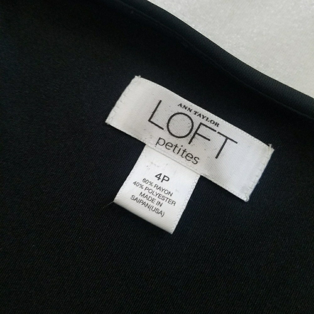 Twist v-neck Loft dress - Picture 5 of 6